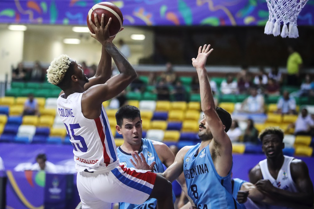 Rodríguez y Colomé muestran su talento con la selección en el FIBA AMERICUP 2022.  